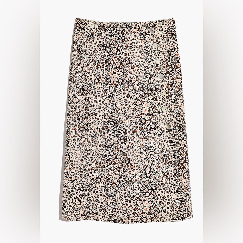 Madewell Side-Button Straight Midi Skirt in Daisy Groove - Picture 3 of 8